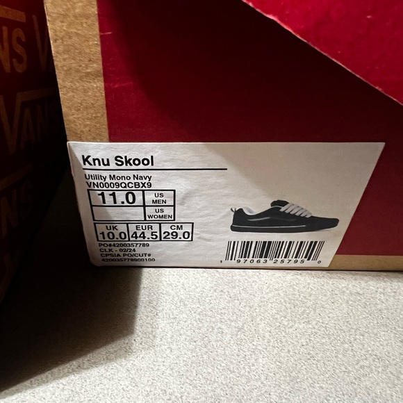 Vans Knu Skool Utility Mono Navy new with box
Sz 11 Mens - Picture 2 of 4